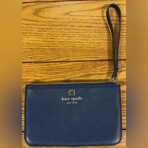 EUC Kate Spade blue pebbled leather wristlet, fully lined,zip top,6 X 4.25 inch